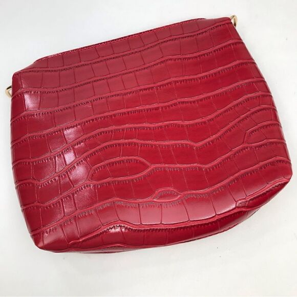 Kate & Mallory Red Studded Croc Embossed Faux Leather Shoulder Bag and Pouch - Picture 15 of 16